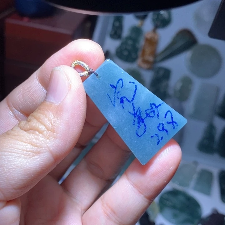 翡翠颈饰未镶嵌好