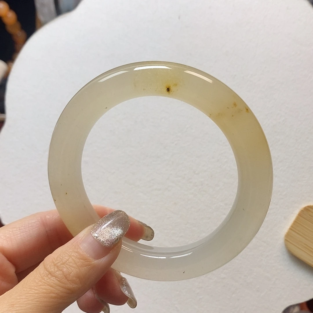 石英质玉未镶嵌手镯60特价不退换有沙眼