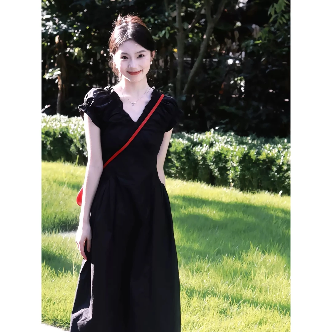 2025夏季褶皱收腰泡泡袖裙子名媛韩系法式V领连衣裙洋气衣服女