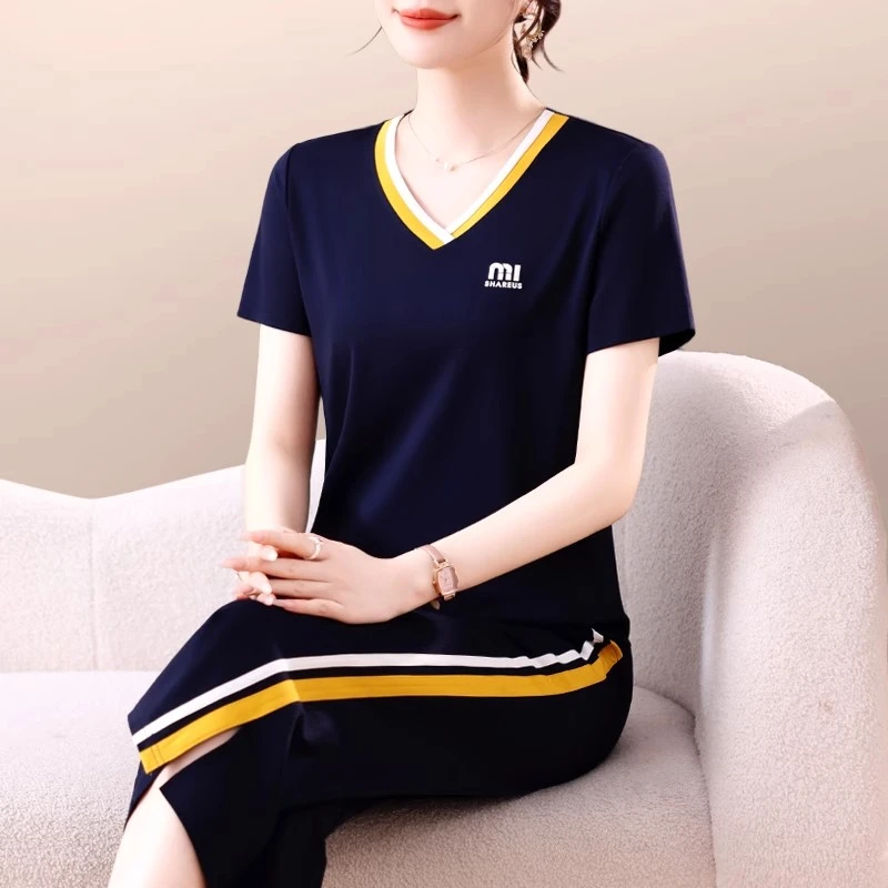 夏季短袖V领运动套装女士2025新款时尚洋气小个子妈妈休闲两件套