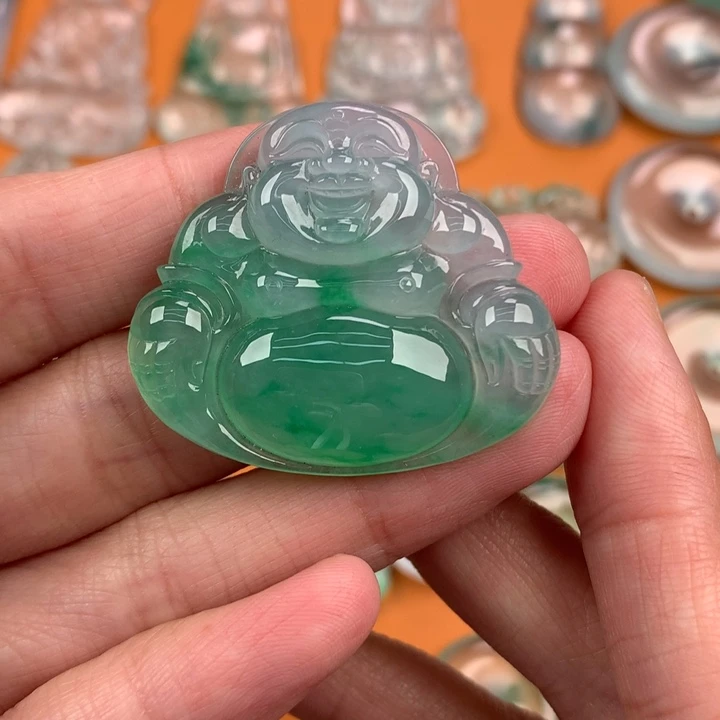 翡翠挂件未镶嵌….