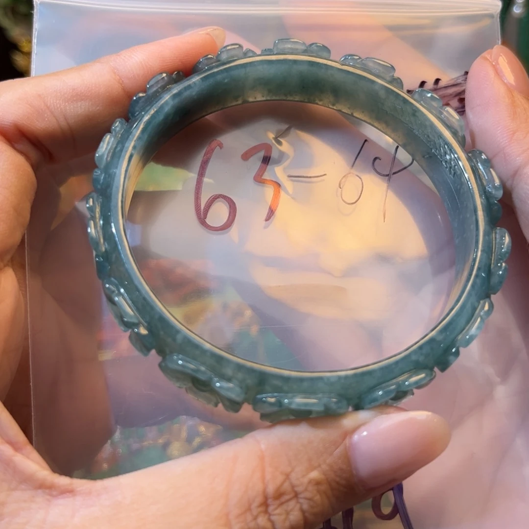 翡翠未镶嵌颈饰待编织