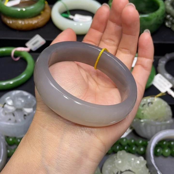 和田玉手镯55+圈口 编号41未镶嵌