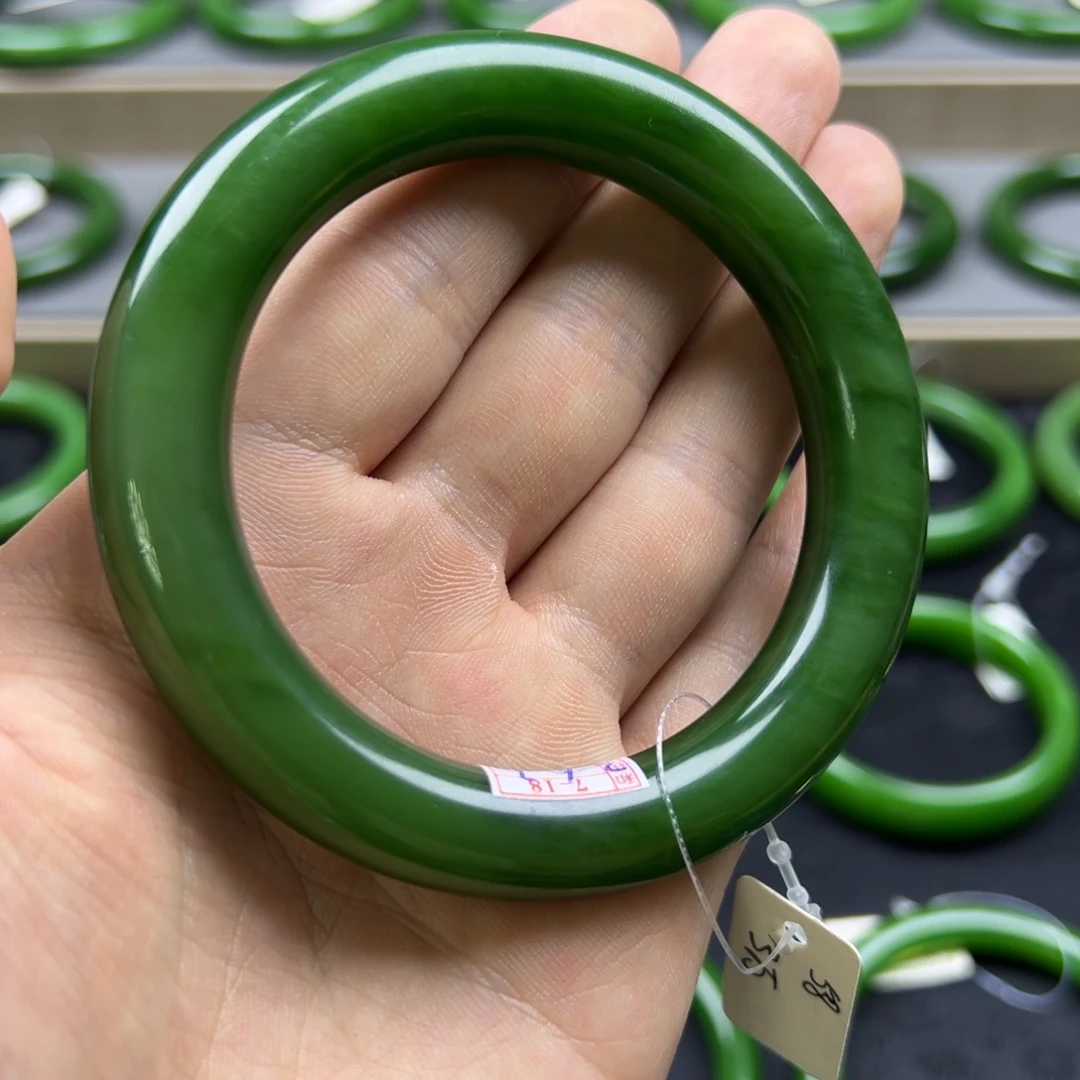 和田玉（碧玉）未镶嵌手镯