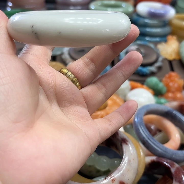 湘***静石英岩玉合金颈饰