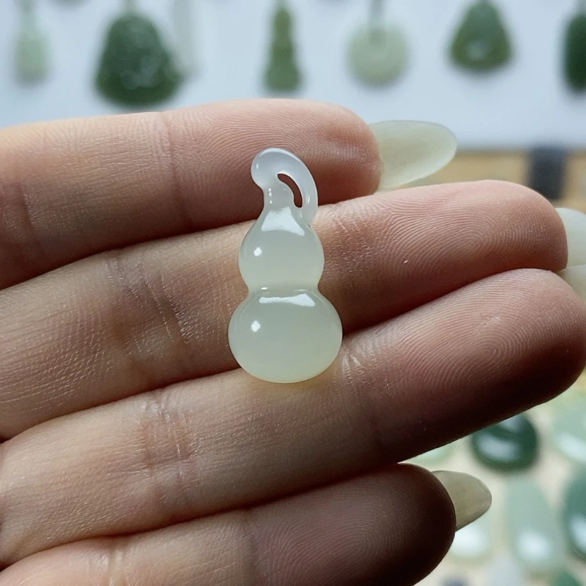 【闪购商品】颈饰未镶嵌和田玉