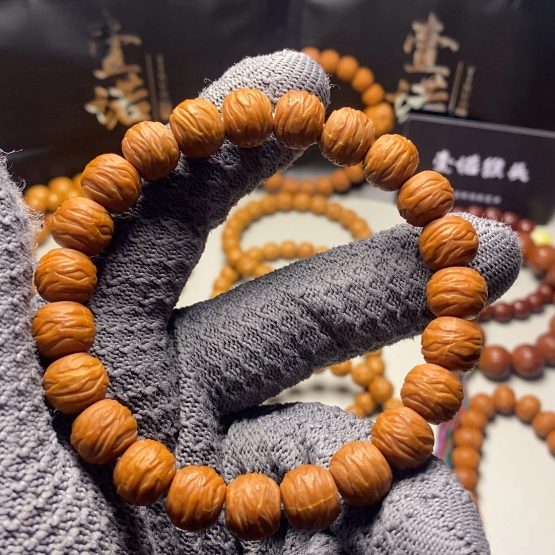 文玩核桃吊坠文玩核桃雕刻破茧全品