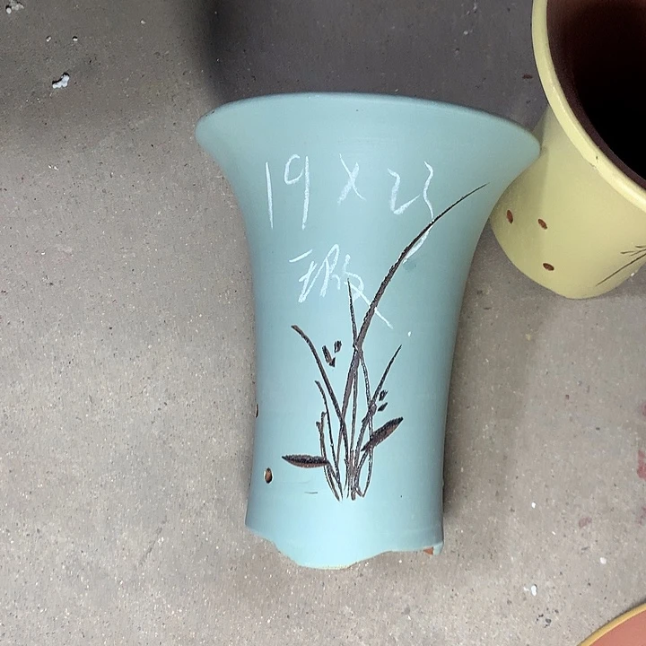 紫砂花盆紫砂的颜色很好看