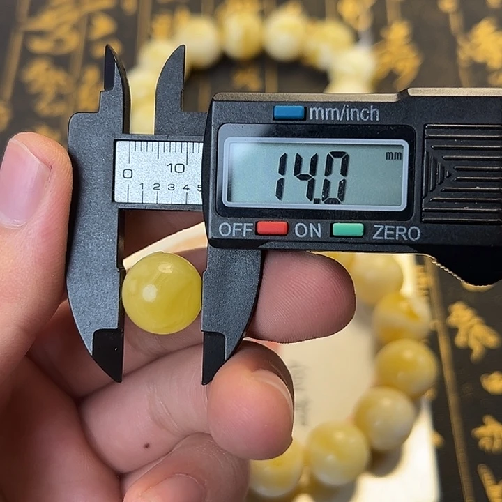 琥珀未镶嵌裸石112