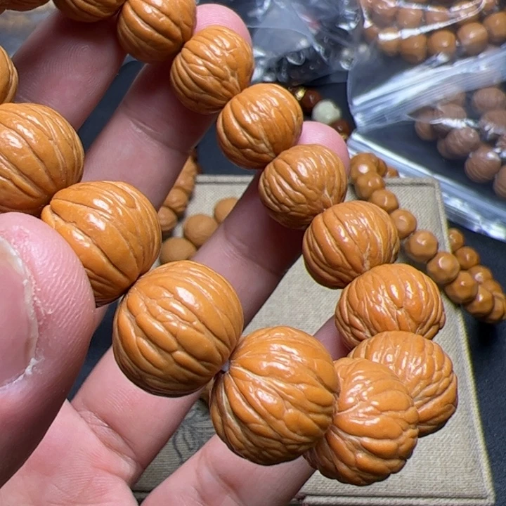 猴头核桃手串李看看咯