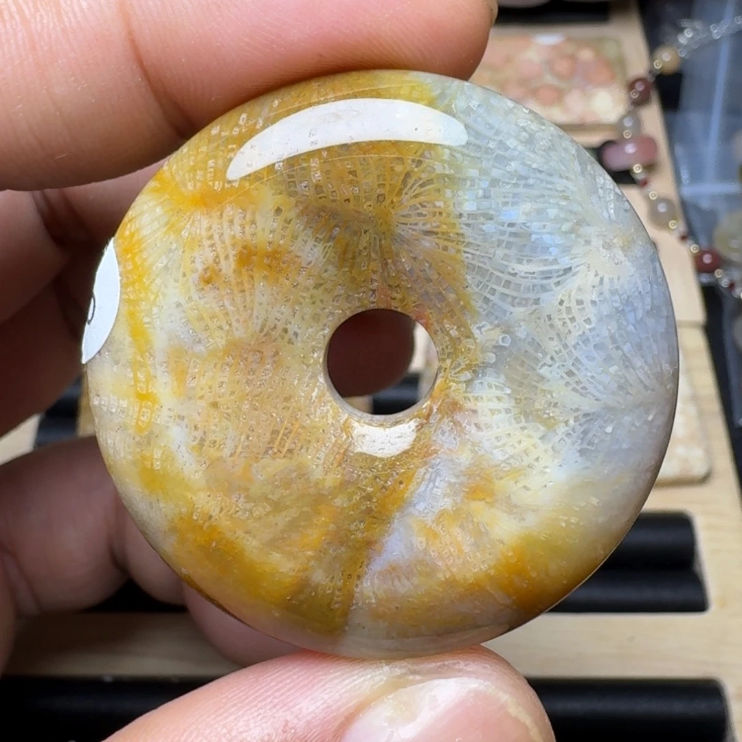 未镶嵌纯天然色有机玉石保真色硅化玉