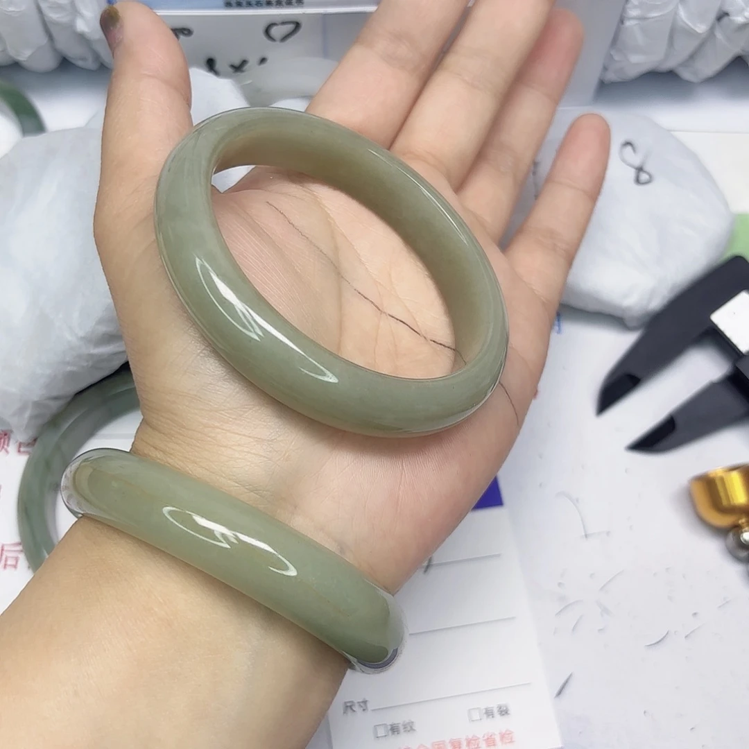 石英质玉未镶嵌手镯53/62