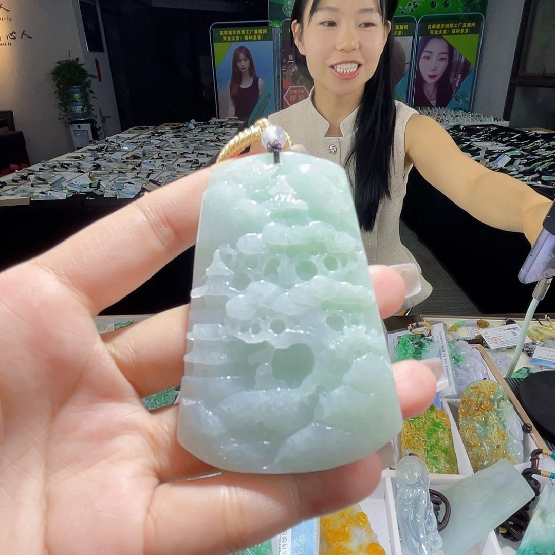 颈饰未镶嵌翡翠一个