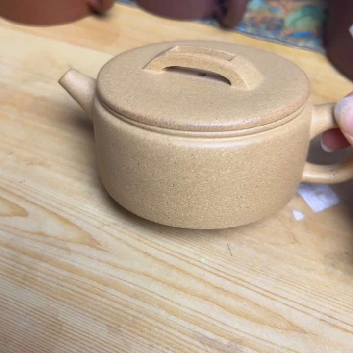 紫砂茶壶黄金段半手150