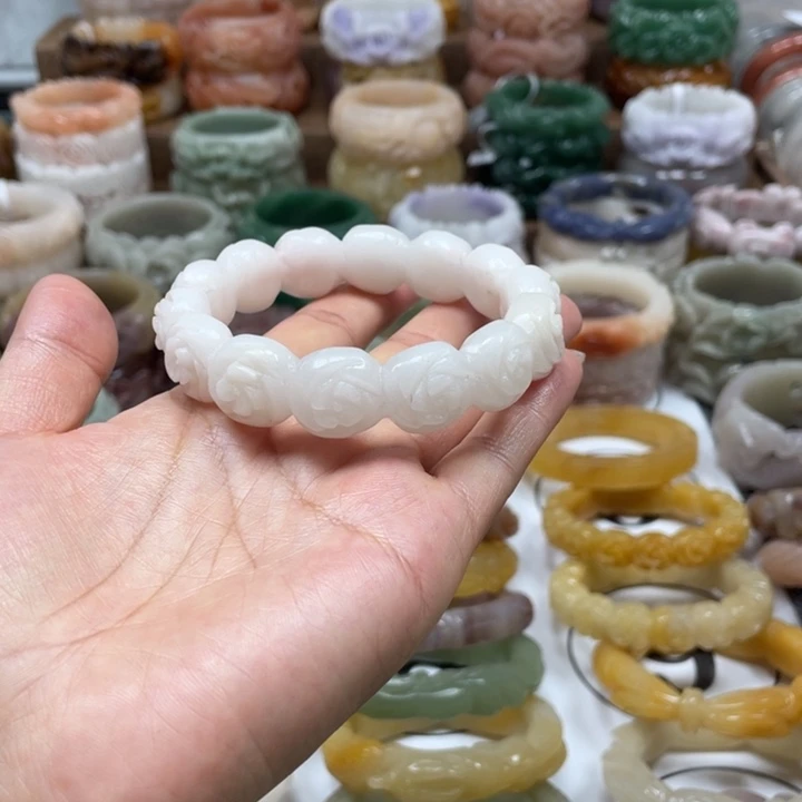 石英质玉手镯未镶嵌