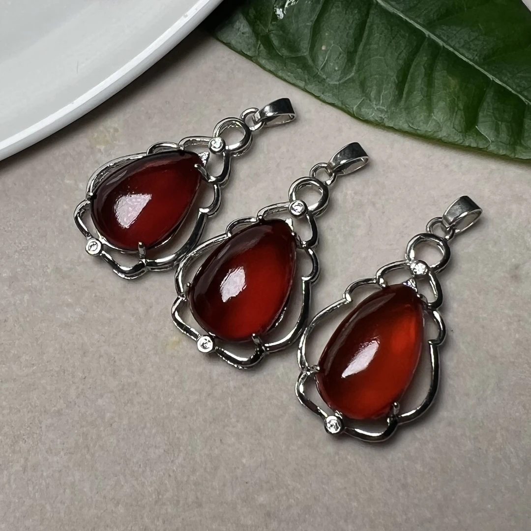 C2.血珀水滴花吊坠手工古风小众挂坠多样性发货拍一发一