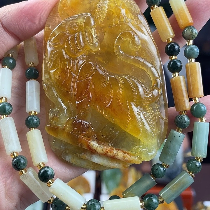 未镶嵌蛇纹石玉颈饰