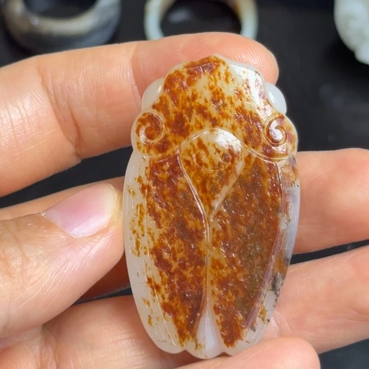 颈饰未镶嵌和田玉（白玉）