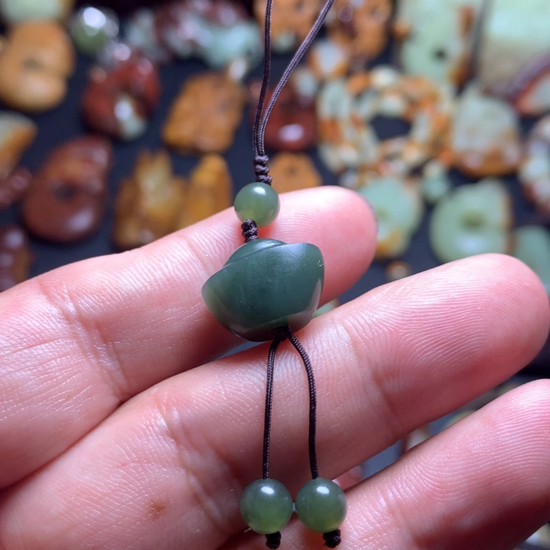 岫岩老玉（透闪石质玉）未镶嵌颈饰