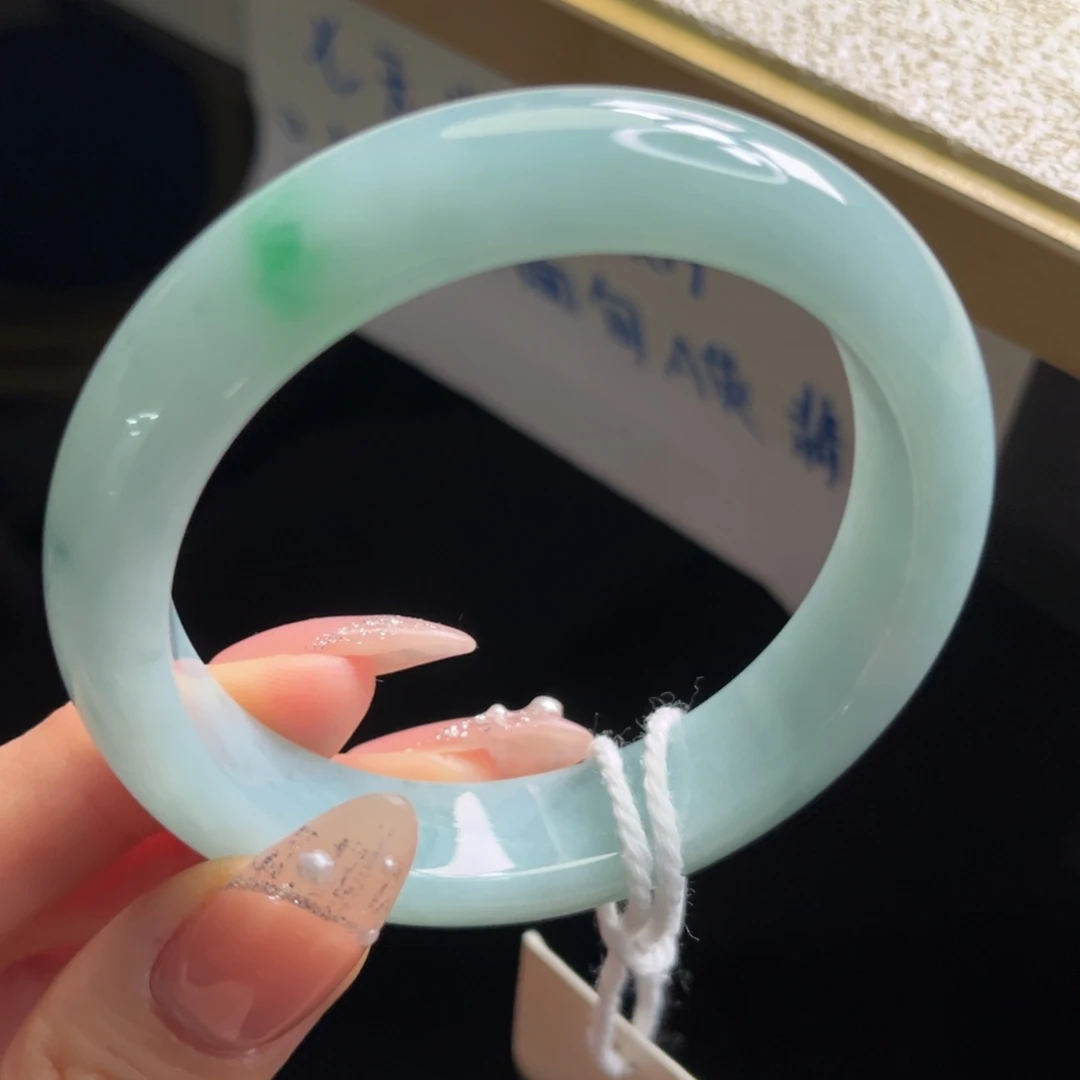 翡翠未镶嵌手镯手镯