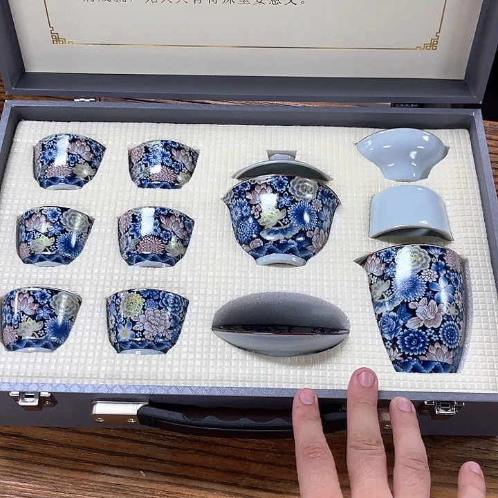 孤品茶具套装等。