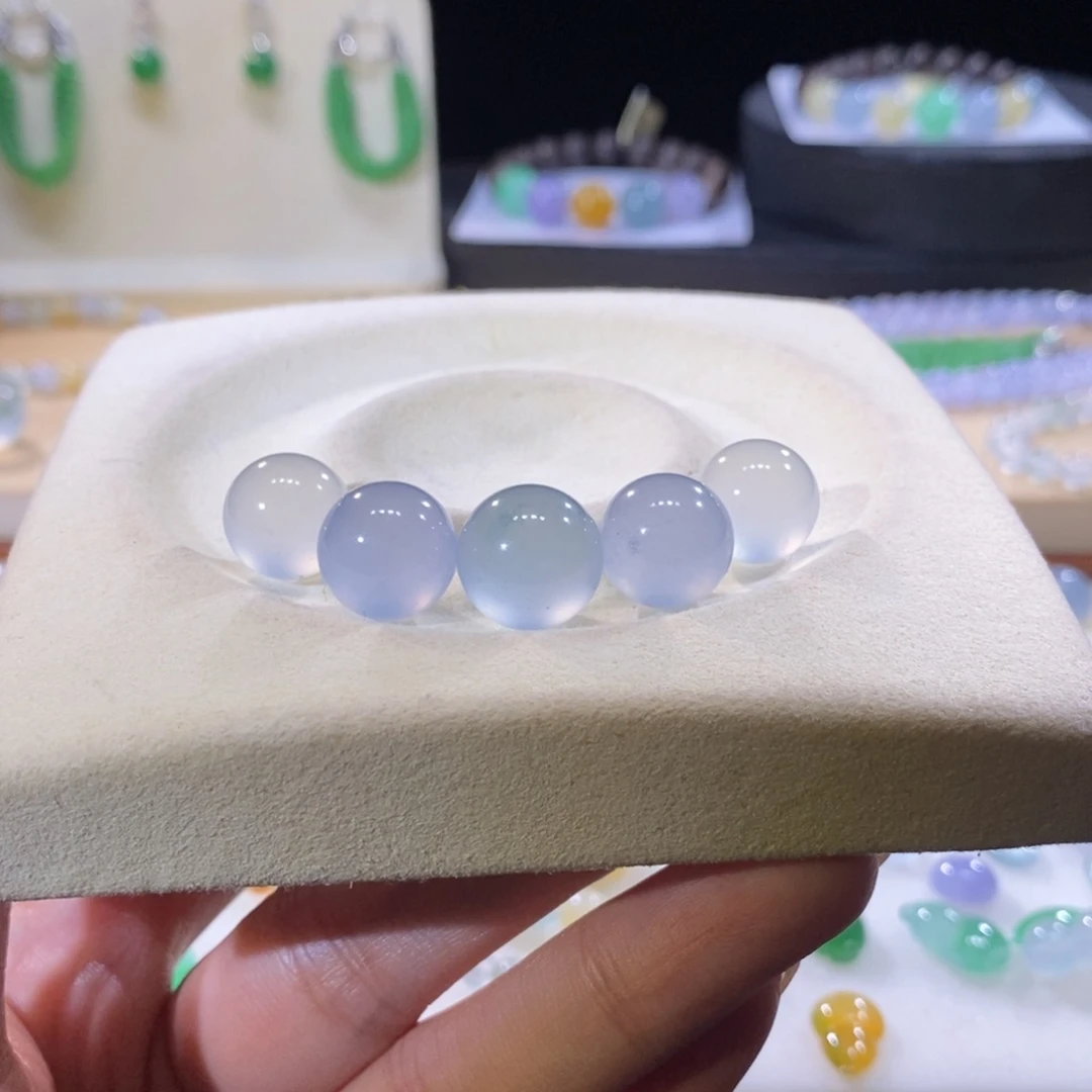 翡翠未镶嵌颈饰高冰珠