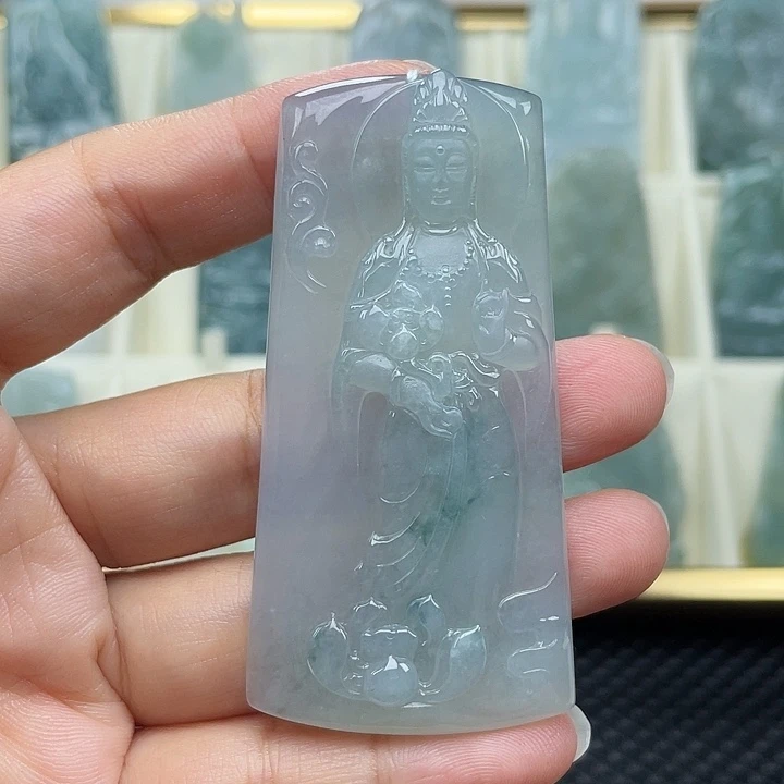 翡翠未镶嵌颈饰站观音