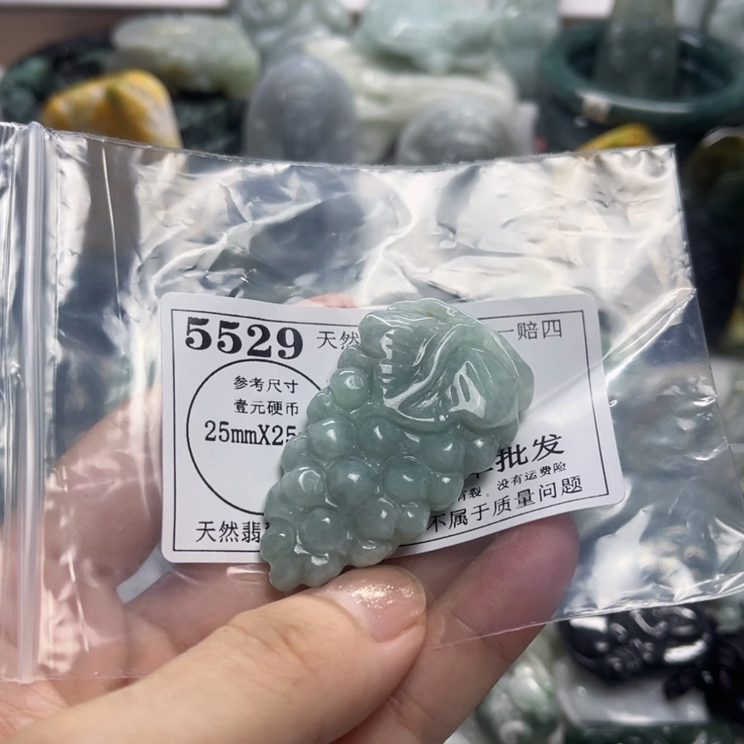 翡翠未镶嵌颈饰5529