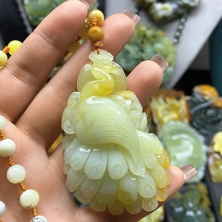 蛇纹石玉未镶嵌挂件