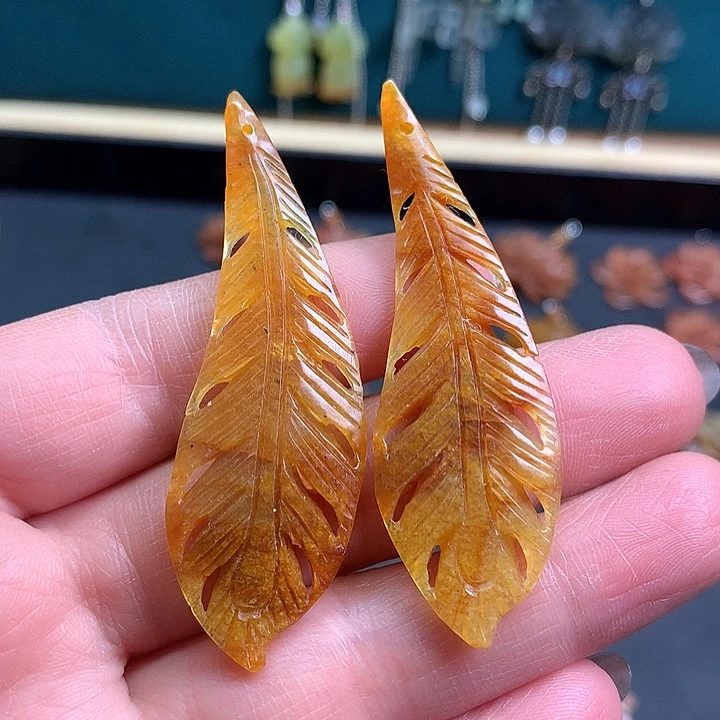 未镶嵌蛇纹石玉耳饰