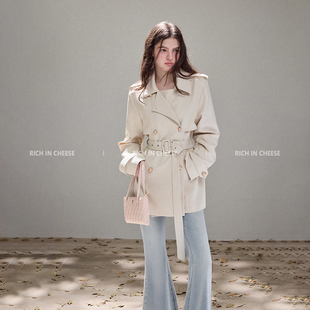 RICH IN CHEESE英伦千金 英伦风翻领双排扣收腰系带风衣短款外套