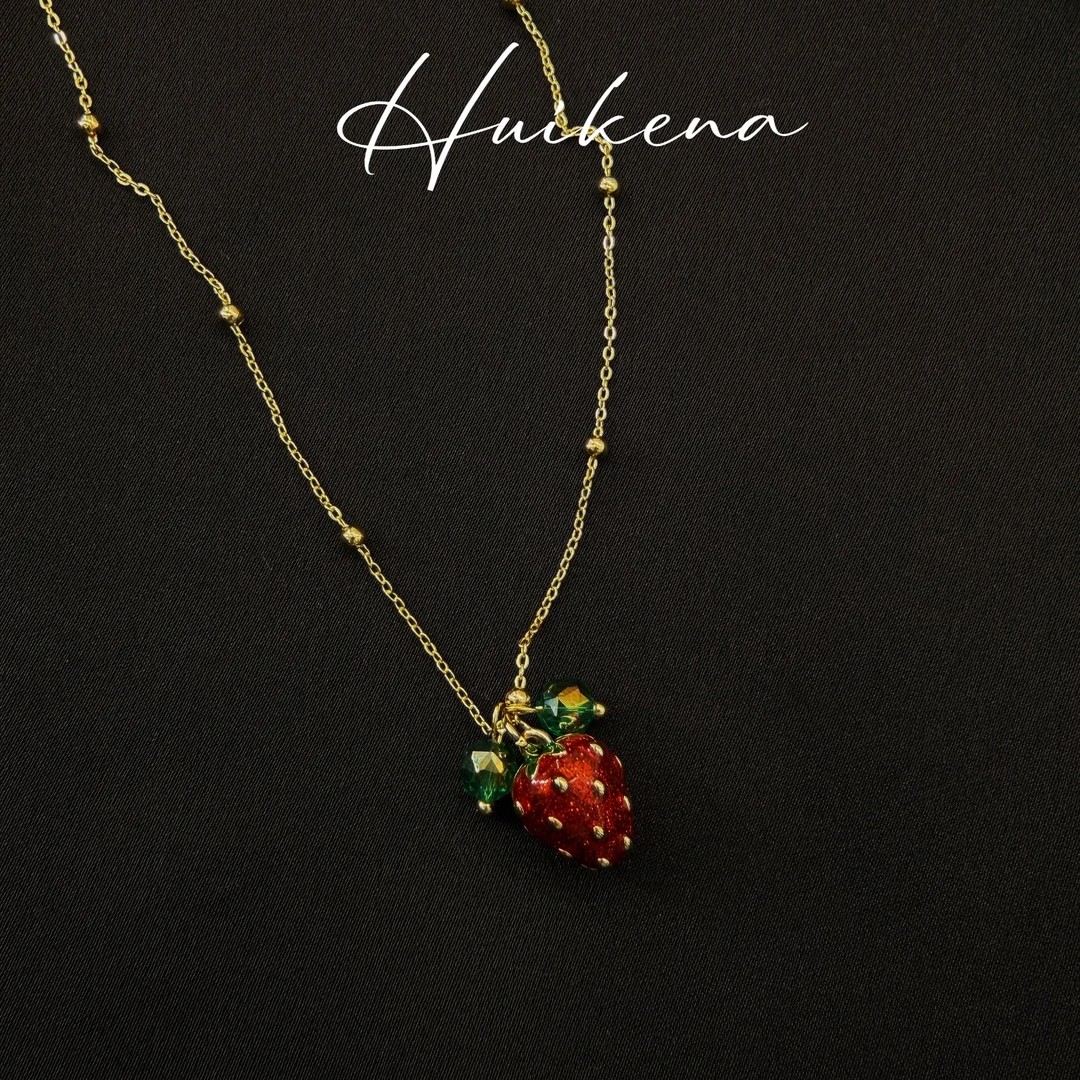 钛钢吊坠  HUIKENA【甜心草莓】气质轻奢精致小众个性时尚NA082