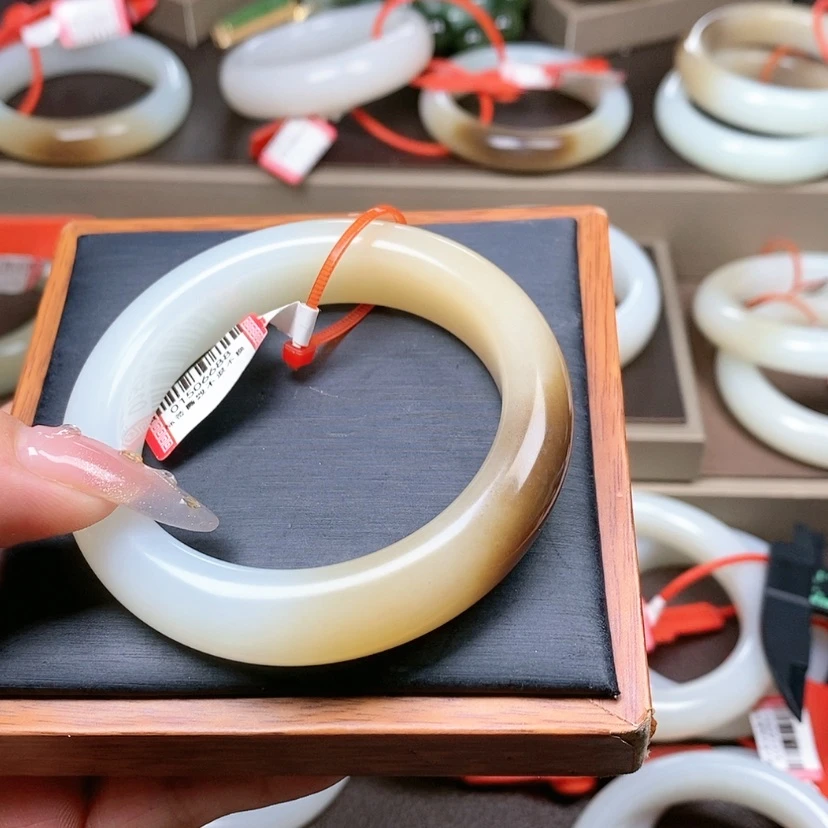 【闪购商品】和田玉手镯未镶嵌秋**凉