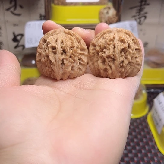 什***字文玩核桃吊坠四座楼