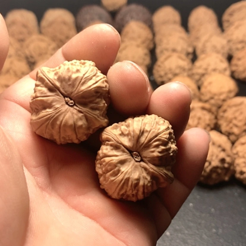 【闪购商品】文玩核桃把件中***家乾隆