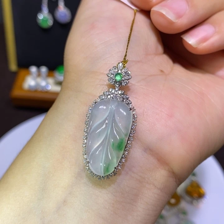 【闪购商品】翡翠18K金镶嵌吊坠(不含链)