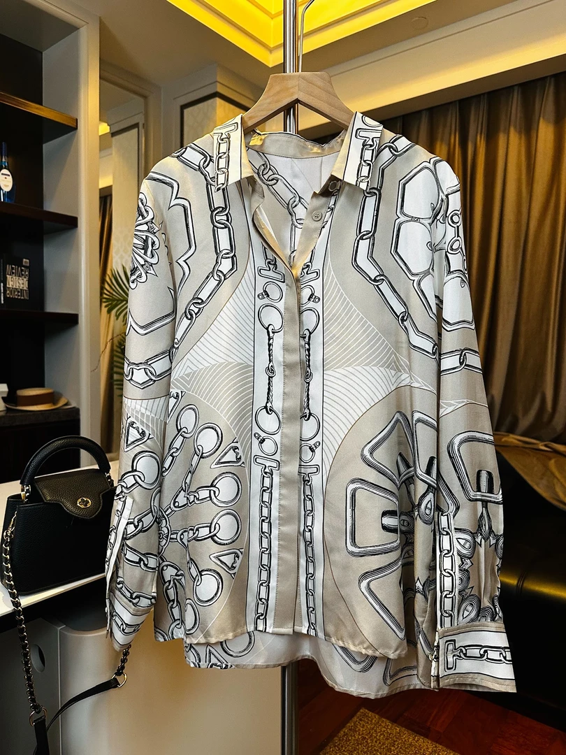 单排扣轻奢衬衫外套满印防晒衣单排多扣印花长袖防晒