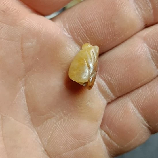 和田玉未镶嵌车挂