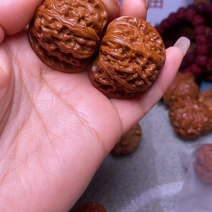 牛***果文玩核桃吊坠