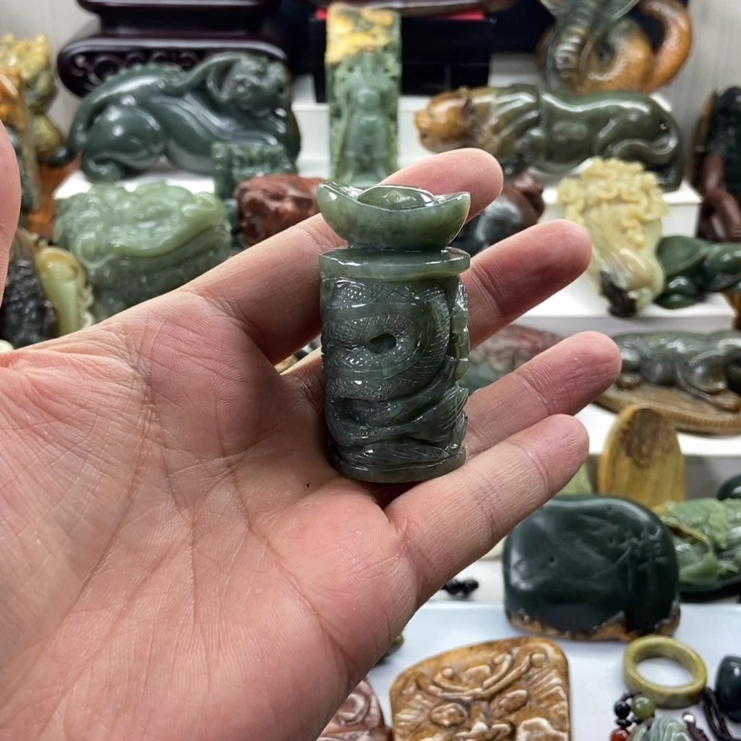 岫岩老玉（透闪石质玉）未镶嵌把件