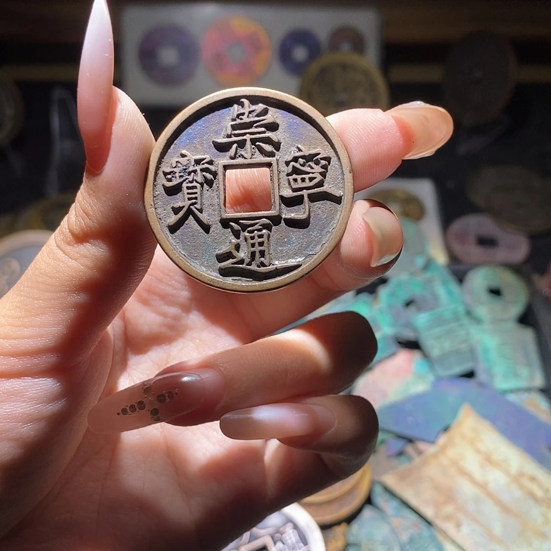 笑***尘铜现代仿制工艺品