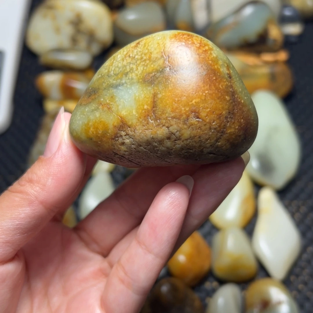 和田玉未镶嵌把件A9