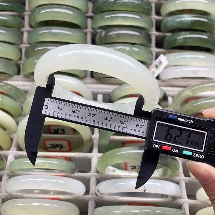 未镶嵌蛇纹石玉手镯228