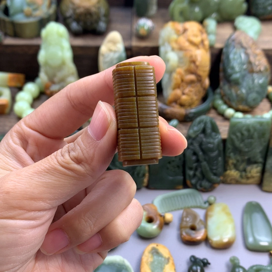 岫岩河磨玉（透闪石质玉）未镶嵌珠宝奇石