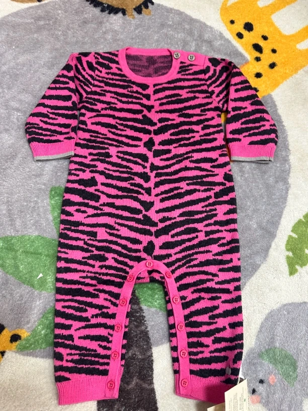 A64儿童粉色连体衣