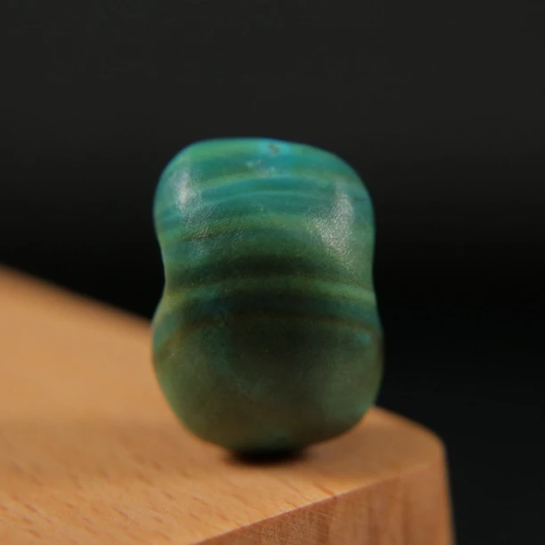 原矿绿松石水波纹薄荷糖配珠,尺寸14.8×20.3×12mm,重6.2g