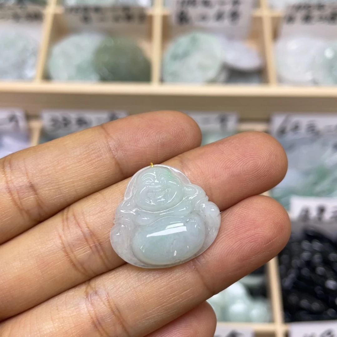 翡翠未镶嵌颈饰佛公