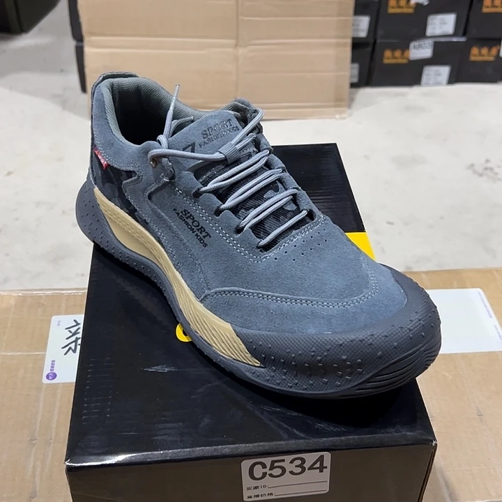 编码534号。43码防砸防刺劳保鞋。