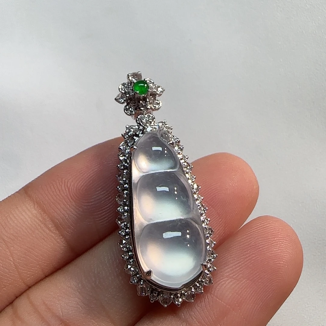 翡翠18K金镶嵌吊坠(不含链)福豆