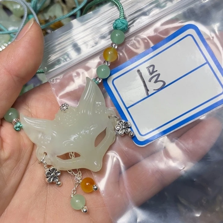 蛇纹石玉颈饰合金缝****！